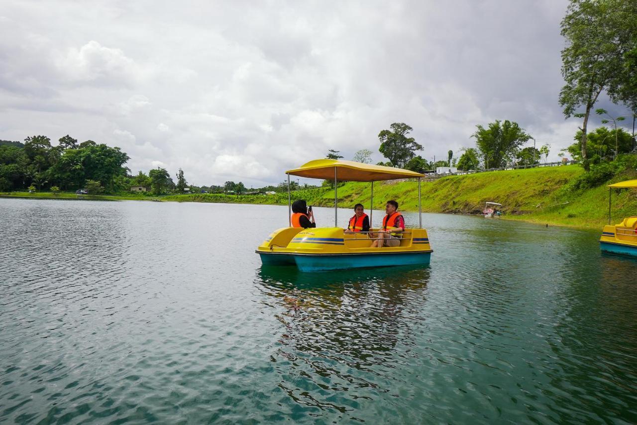Roxy Tasik Biru Resort City Bau Exteriör bild