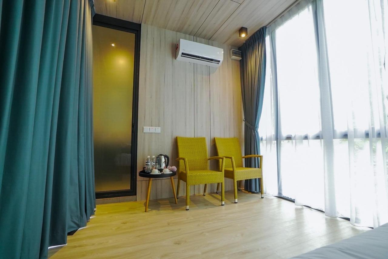 Roxy Tasik Biru Resort City Bau Exteriör bild
