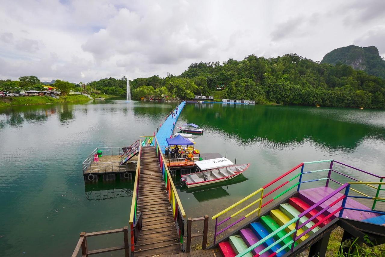 Roxy Tasik Biru Resort City Bau Exteriör bild