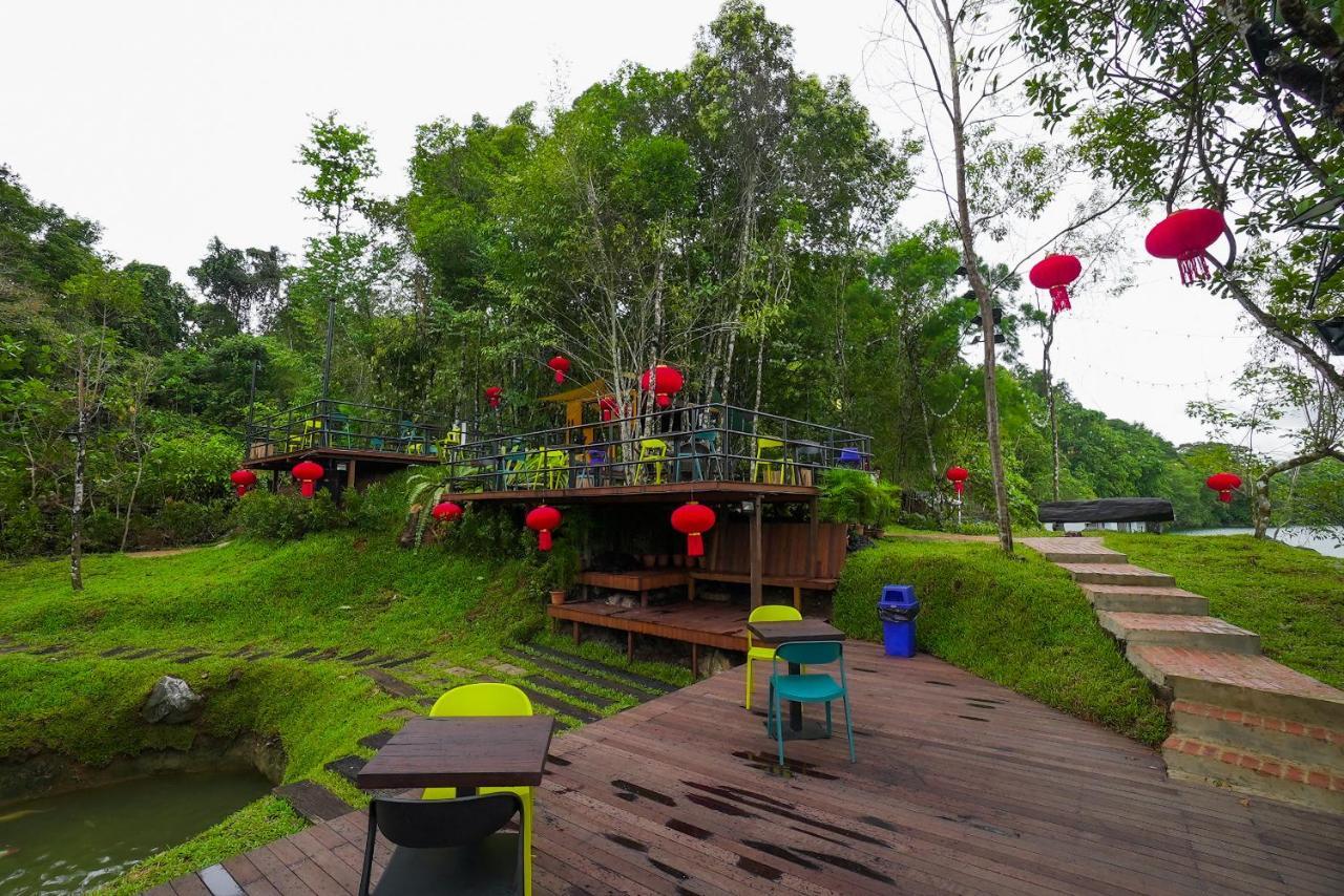 Roxy Tasik Biru Resort City Bau Exteriör bild