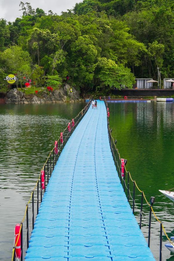 Roxy Tasik Biru Resort City Bau Exteriör bild