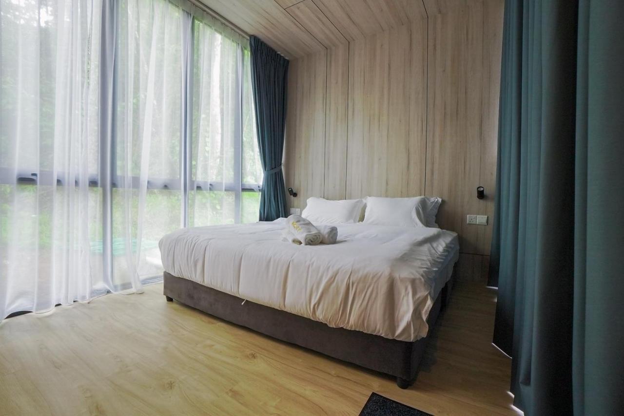 Roxy Tasik Biru Resort City Bau Exteriör bild