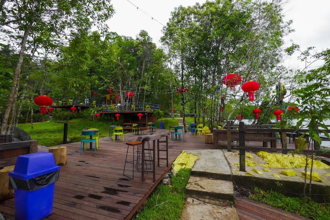 Roxy Tasik Biru Resort City Bau Exteriör bild