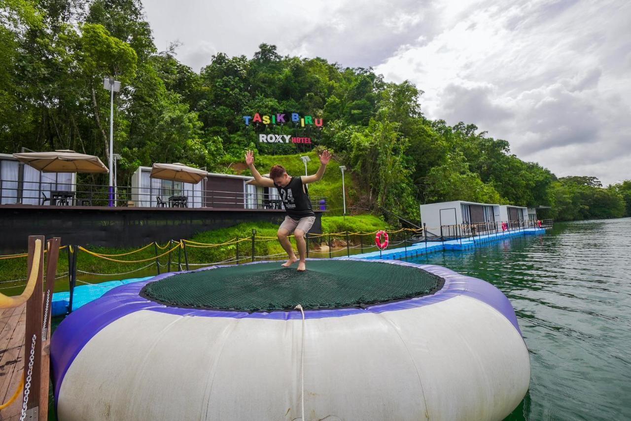 Roxy Tasik Biru Resort City Bau Exteriör bild