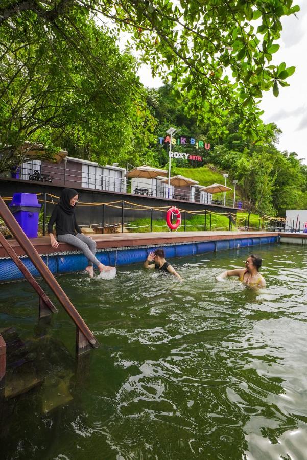 Roxy Tasik Biru Resort City Bau Exteriör bild